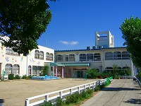 認定こども園あそびの森つばさ幼稚園（金鵄有明学園）